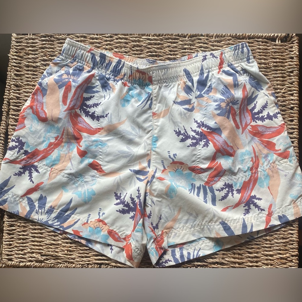 Columbia Women’s Sandy River Shorts Size M 5”L